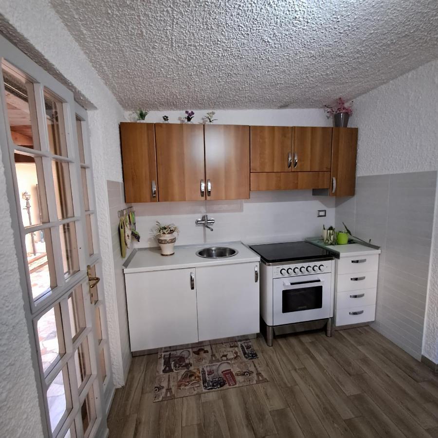 Bouganville Casa Vacanza Ambiente Climatizzato Con Wi Fi Pineto Exterior photo
