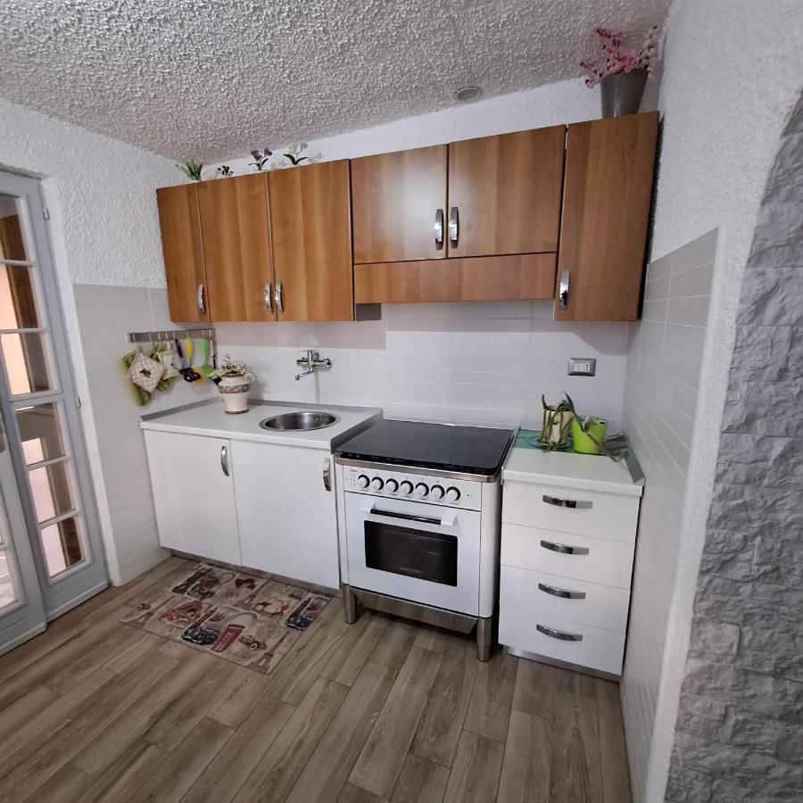 Bouganville Casa Vacanza Ambiente Climatizzato Con Wi Fi Pineto Exterior photo
