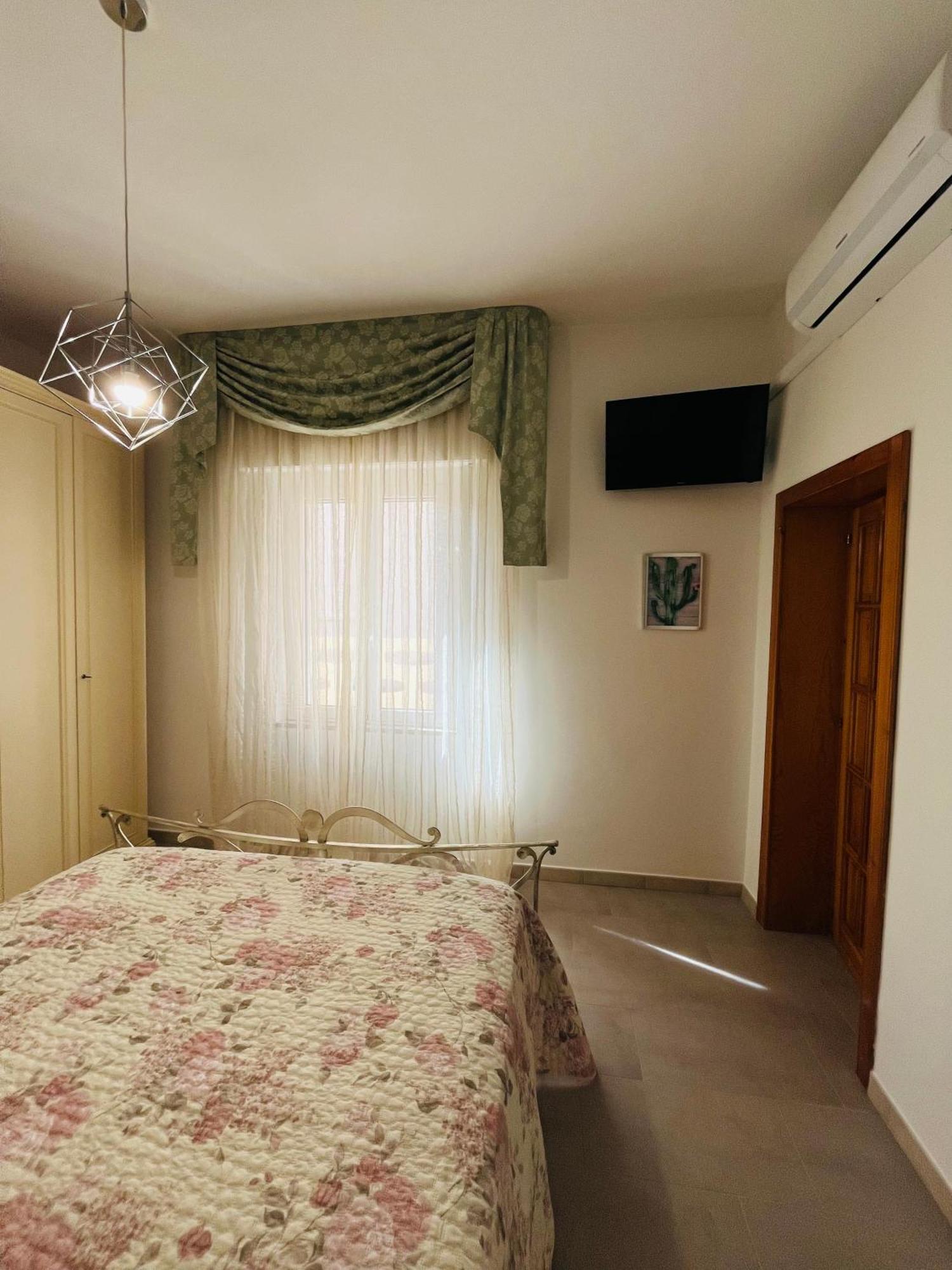 Bouganville Casa Vacanza Ambiente Climatizzato Con Wi Fi Pineto Exterior photo