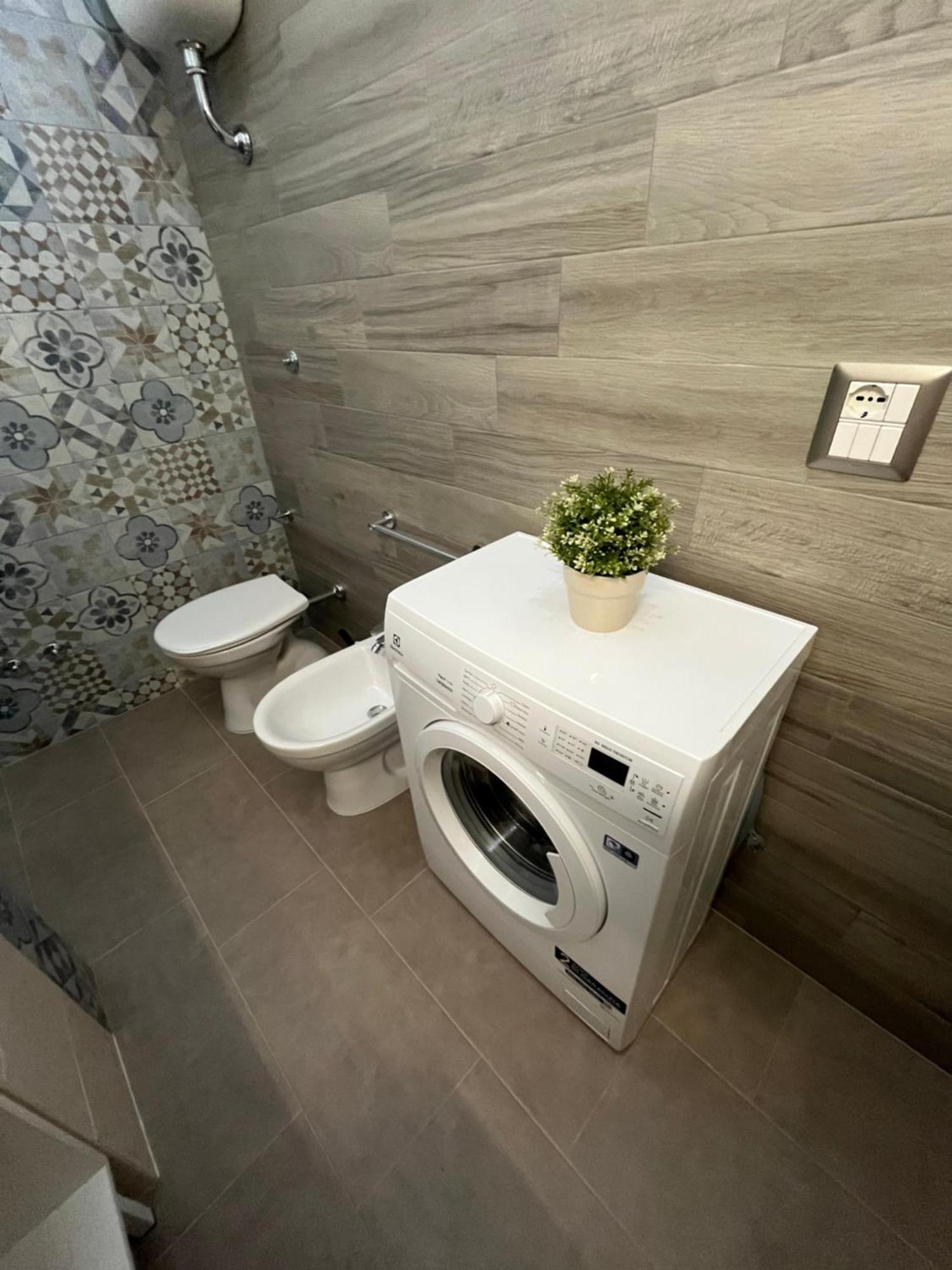 Bouganville Casa Vacanza Ambiente Climatizzato Con Wi Fi Pineto Exterior photo