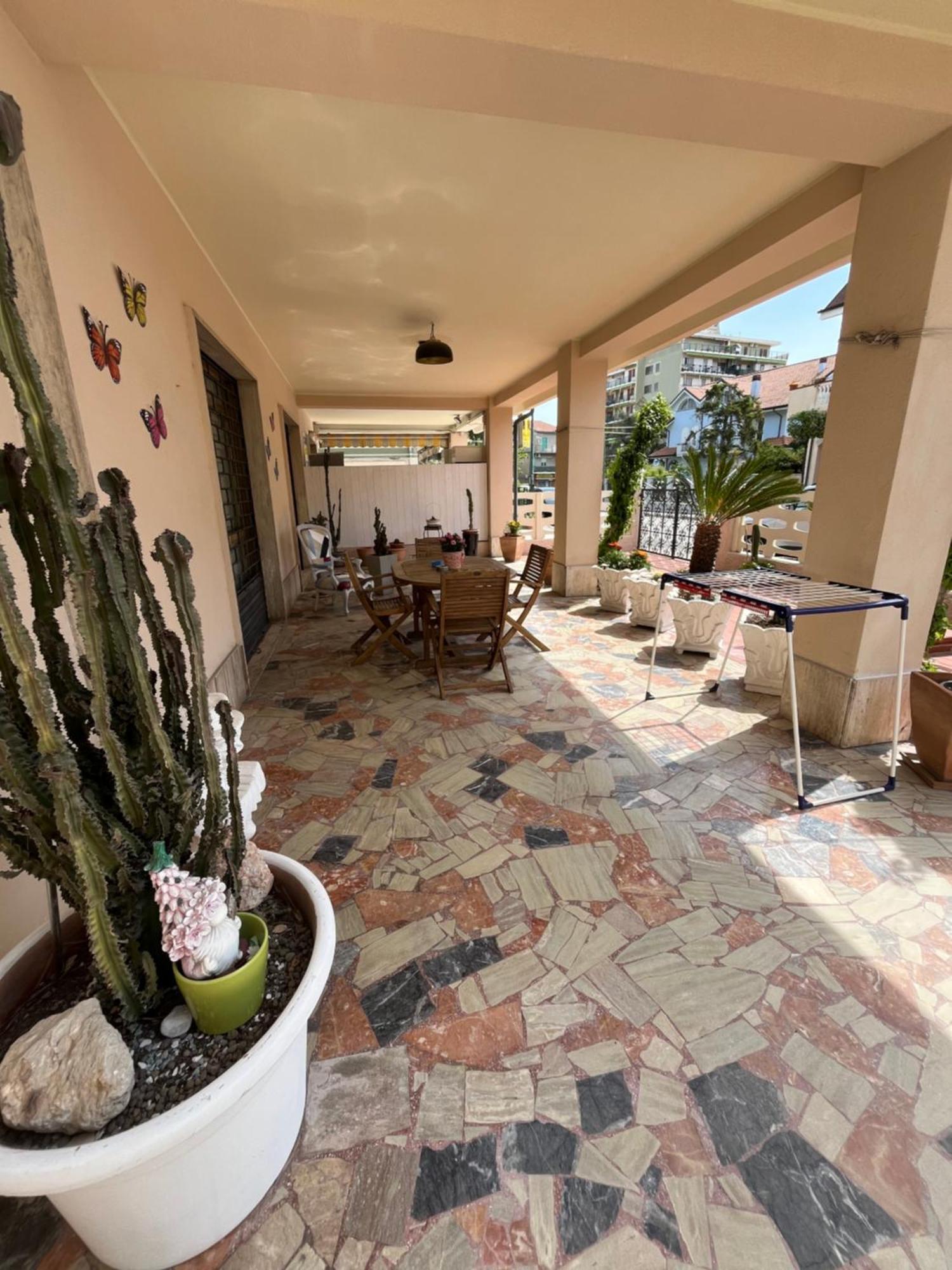 Bouganville Casa Vacanza Ambiente Climatizzato Con Wi Fi Pineto Exterior photo